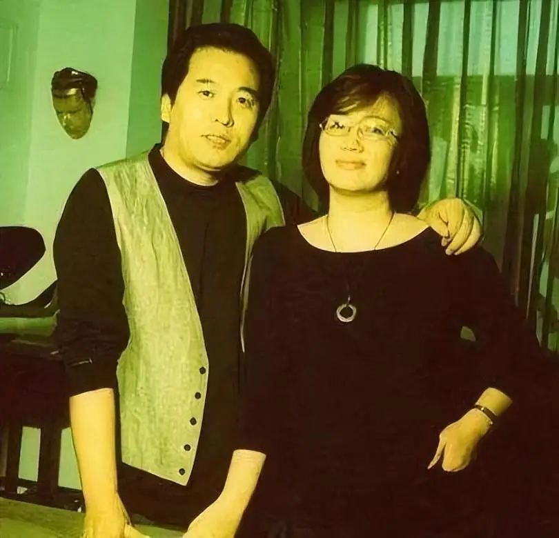 佟铁鑫 低调生活 _佟铁鑫的老婆林丹诗_ 佟铁鑫 妻子林丹诗