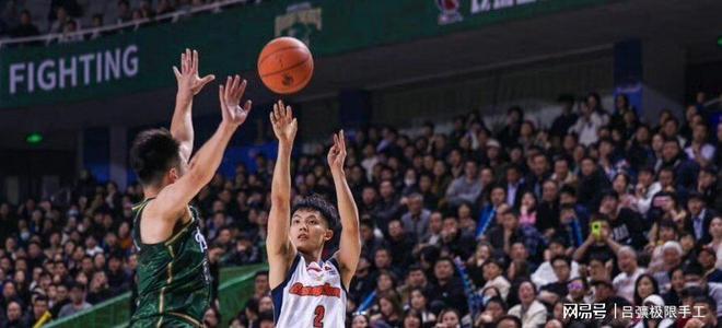 CBA豪门球队竞争_CBA快节奏强对抗_篮球球星\\