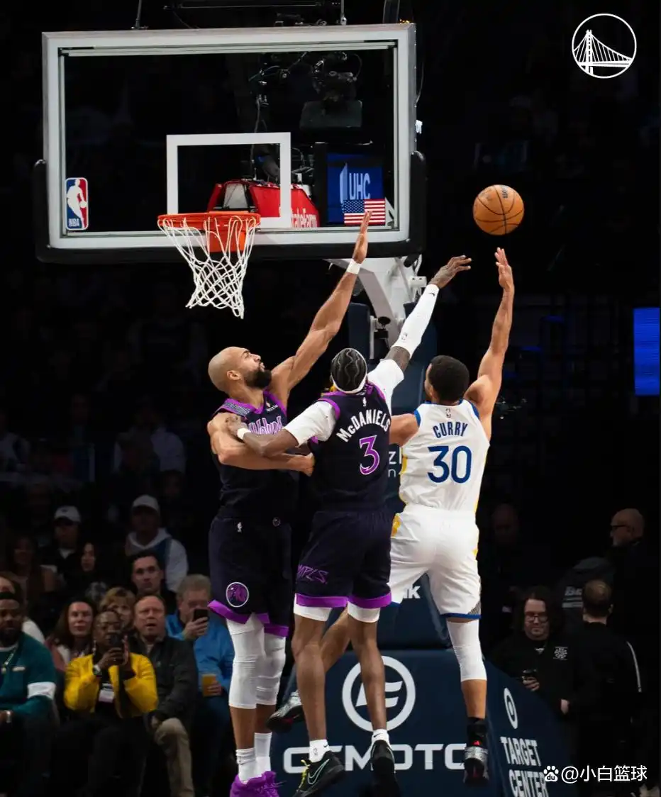 库里末节下场原因_勇士vs森林狼_库里26分爱德华兹空砍32+11 勇士大胜森林狼
