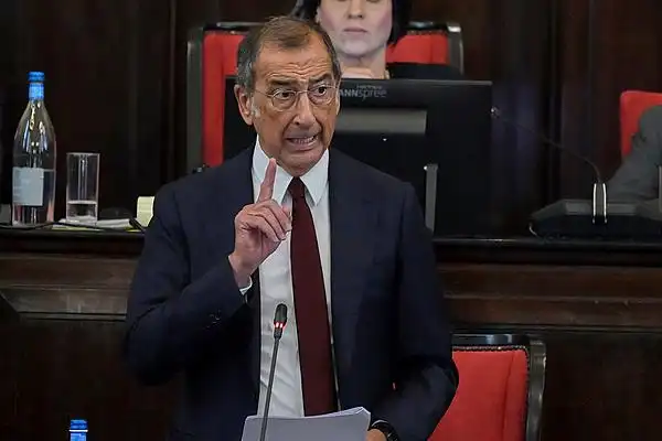 美明州州长要求联邦政府结束报复性行动_美国中东空军战备演习_美国将在中东举行空军战备演习