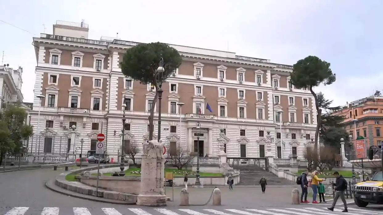 美明州州长要求联邦政府结束报复性行动_美国将在中东举行空军战备演习_美国中东空军战备演习