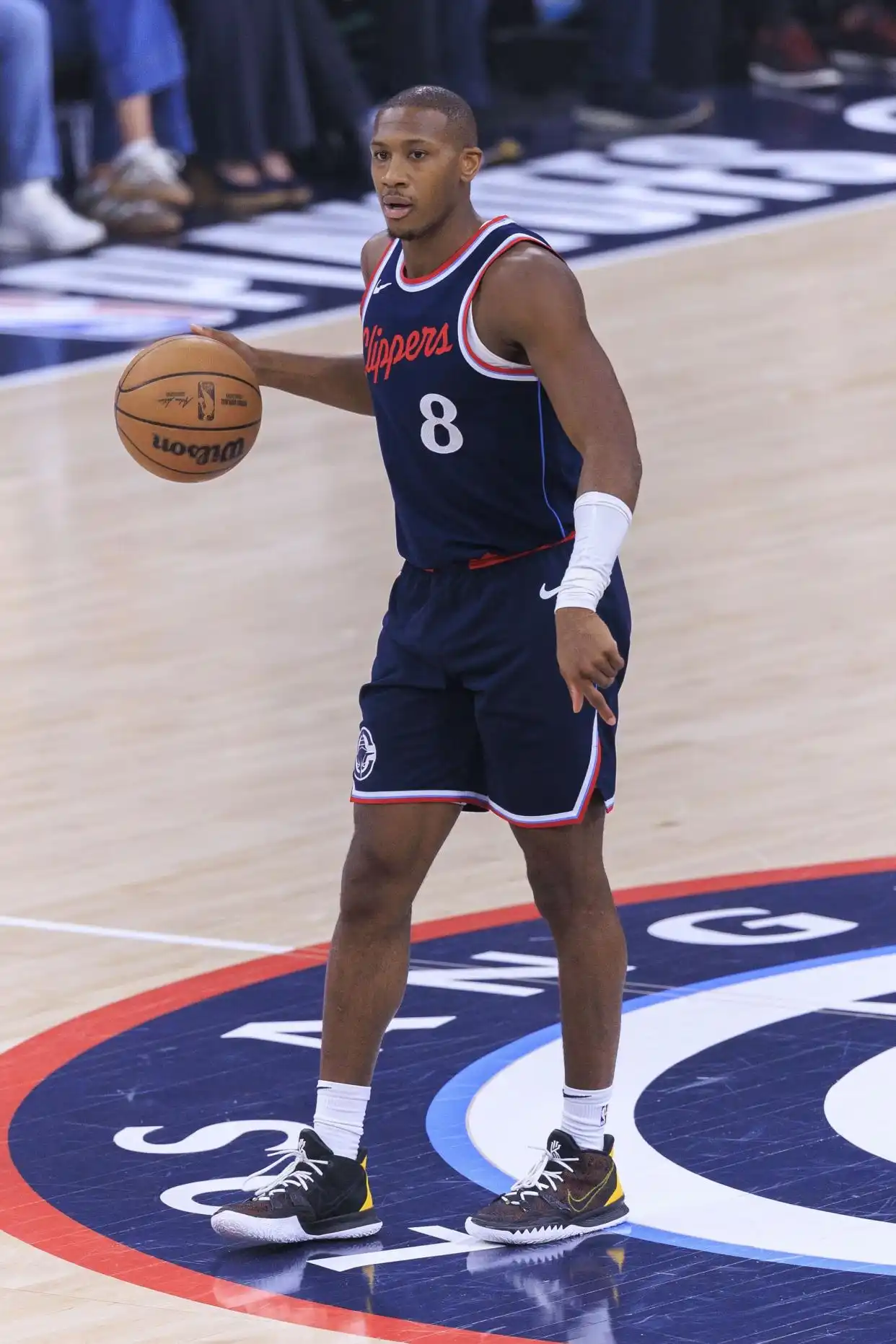 快船三连胜分析_组图：nba-快船客场胜爵士 伦纳德封盖对手上篮_NBA快船爵士比赛结果